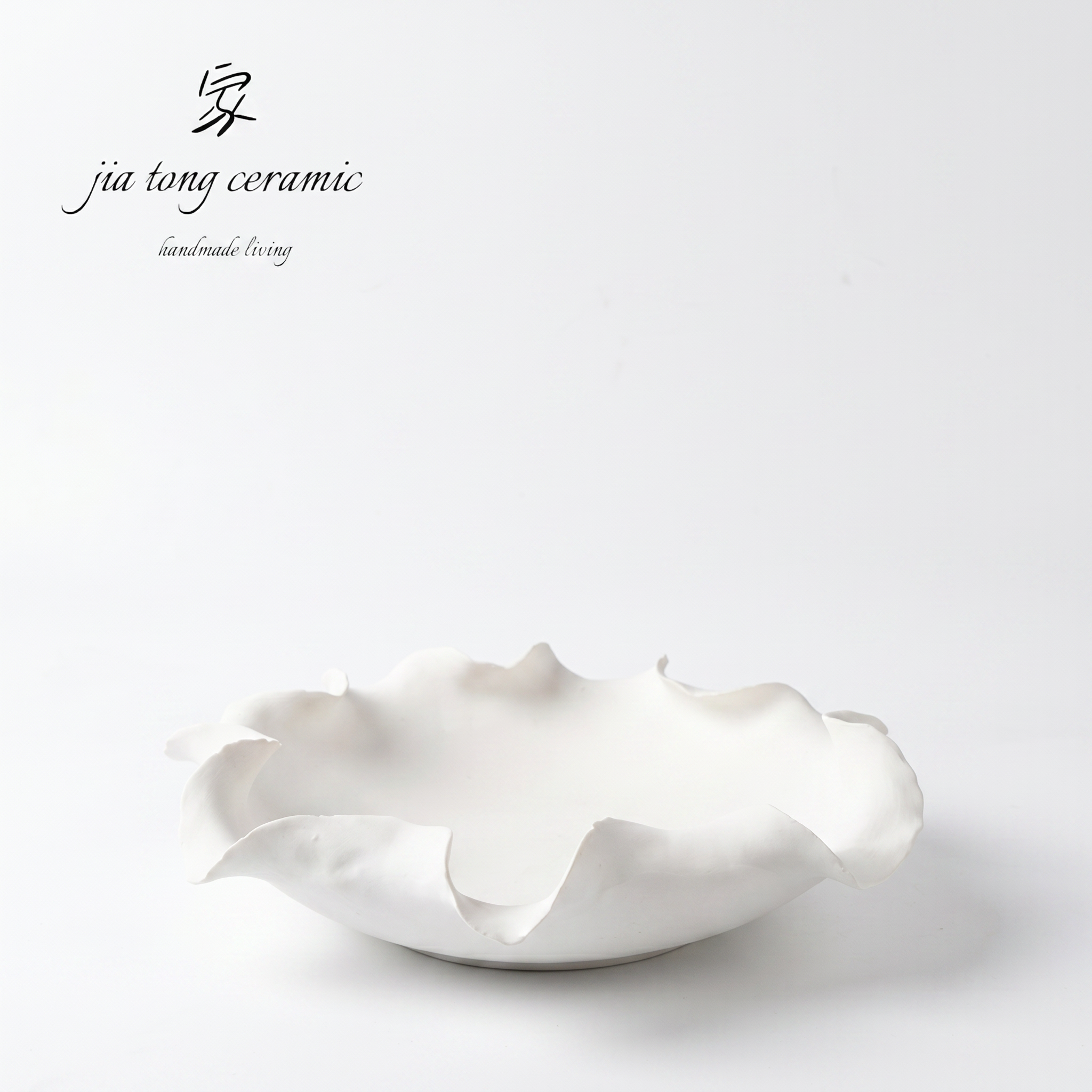 White Wavy Ceramic Bowl & Tray