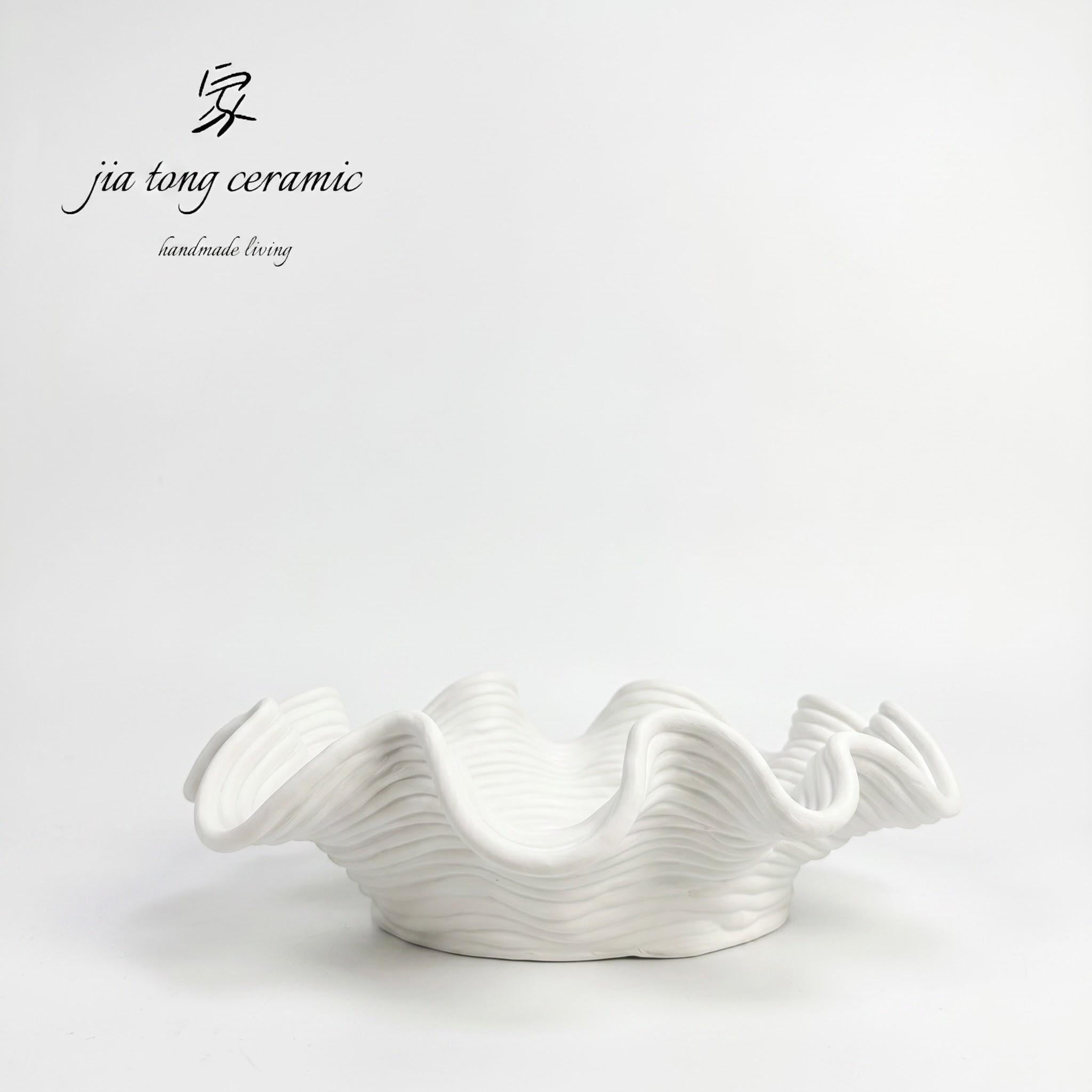 White Wavy Ceramic Bowl & Tray