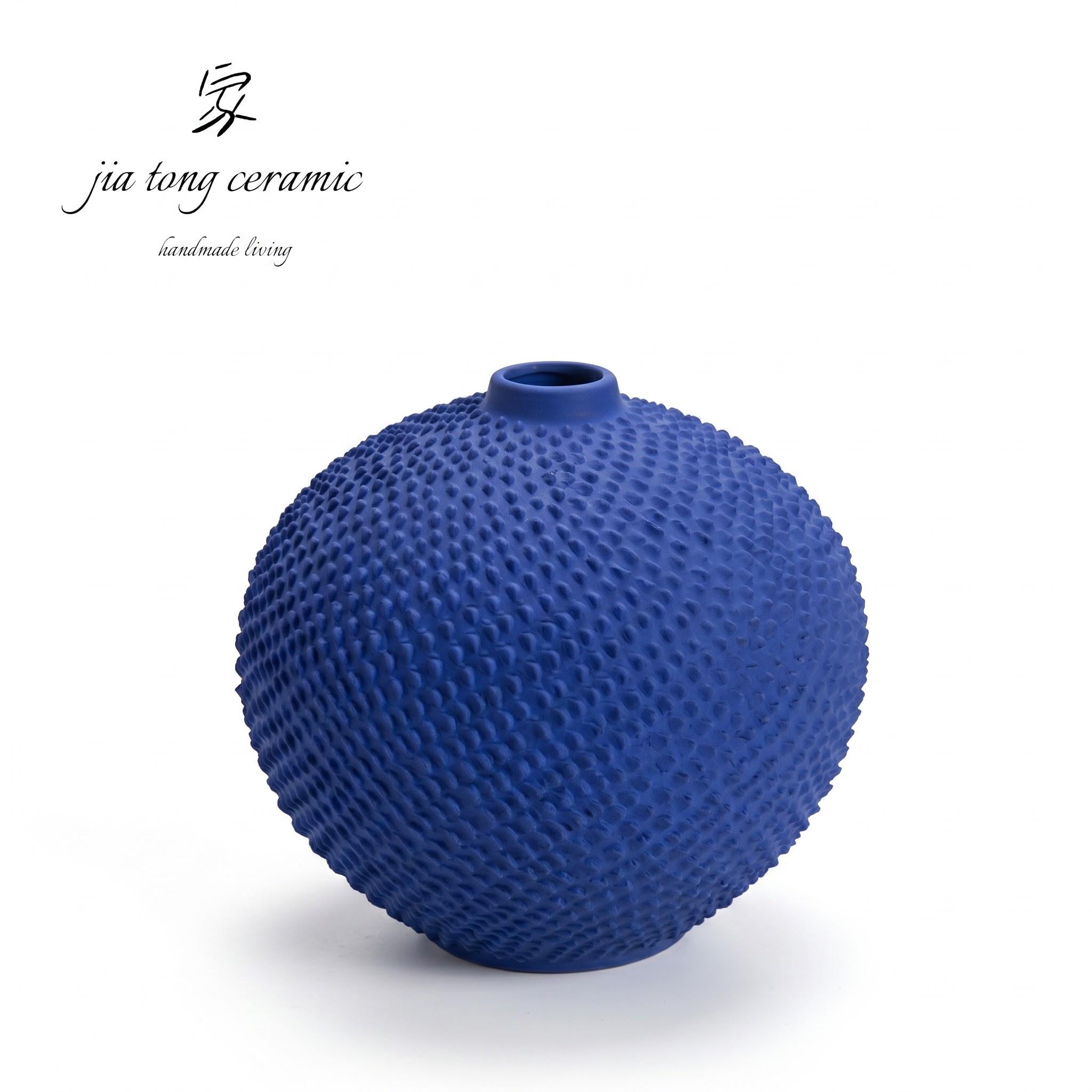 White Round Belly Scale Pattern Ceramic Vase