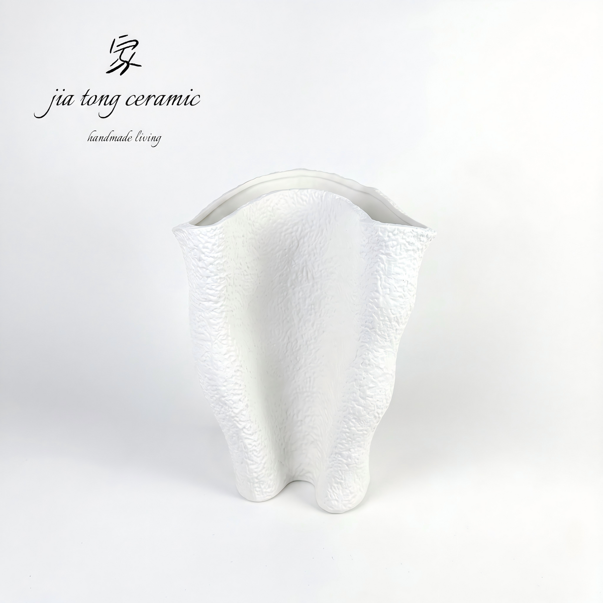 White Abstract Ceramic Vase | MANUAL-0234 | JIATONG CERAMICS