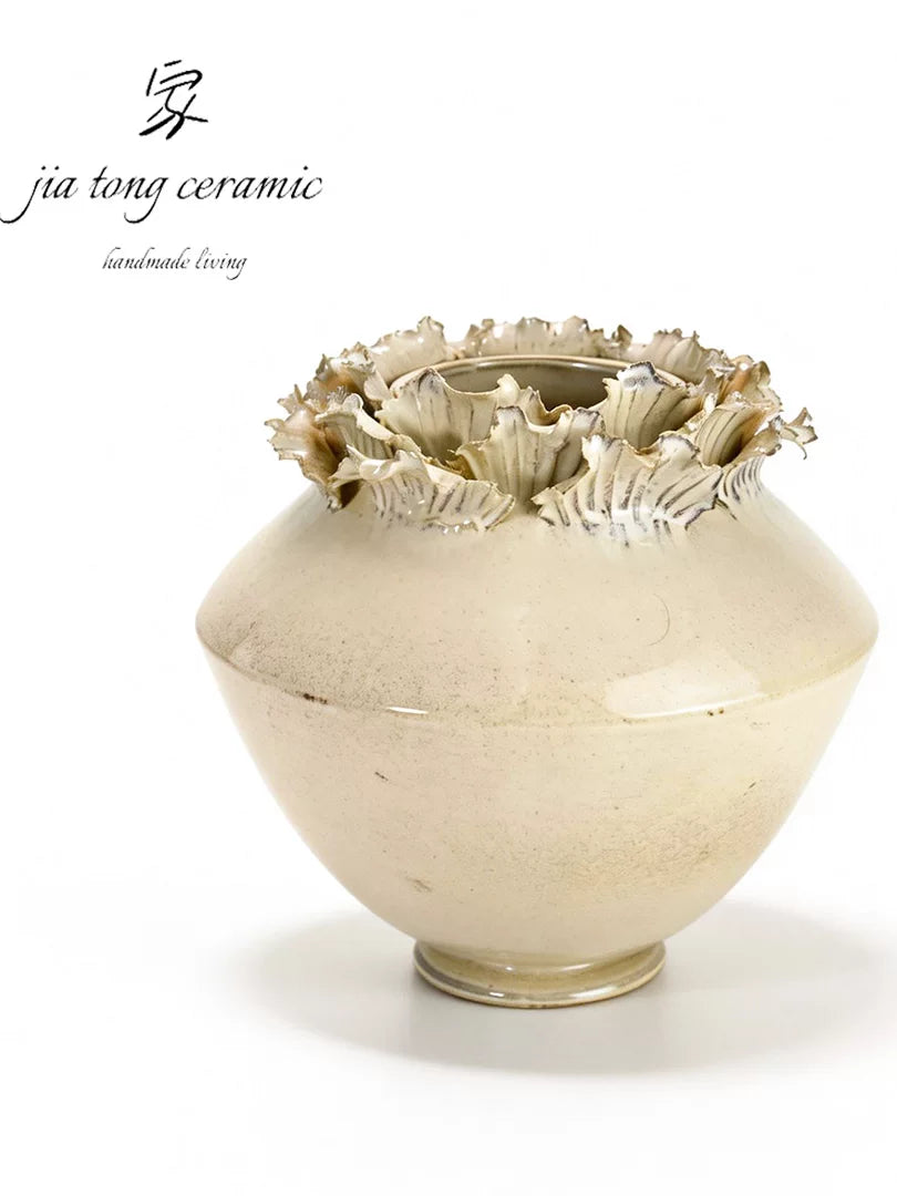 Chinese vintage ceramic vase ruffle shape off-white home decoration ornament