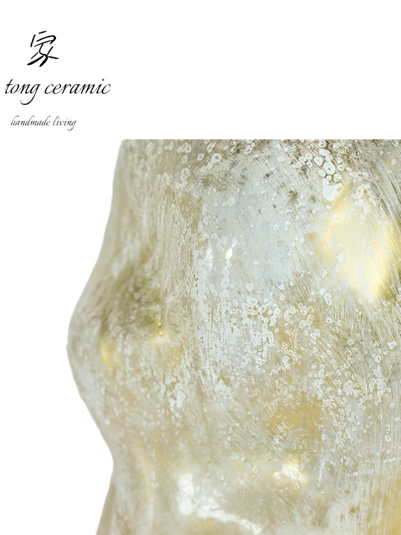 Light luxury ceramic vase creative ornaments Nordic minimalist style home décor pure handmade artwork white vase